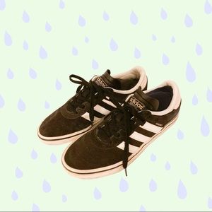 Adidas Busenitz black men’s 8.5/ women’s 10